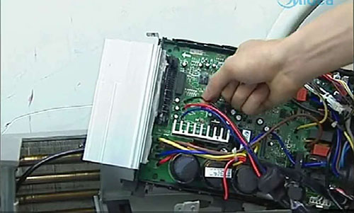 乌拉特中美的空调电话是多少