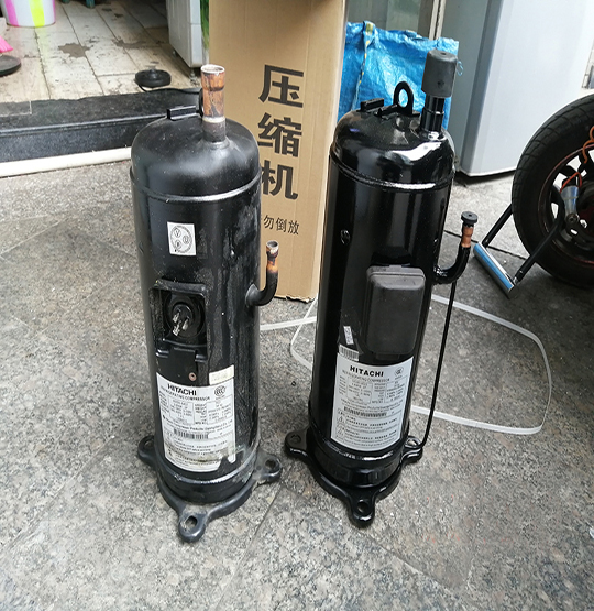 乌拉特中中央空调压缩机的更换维修